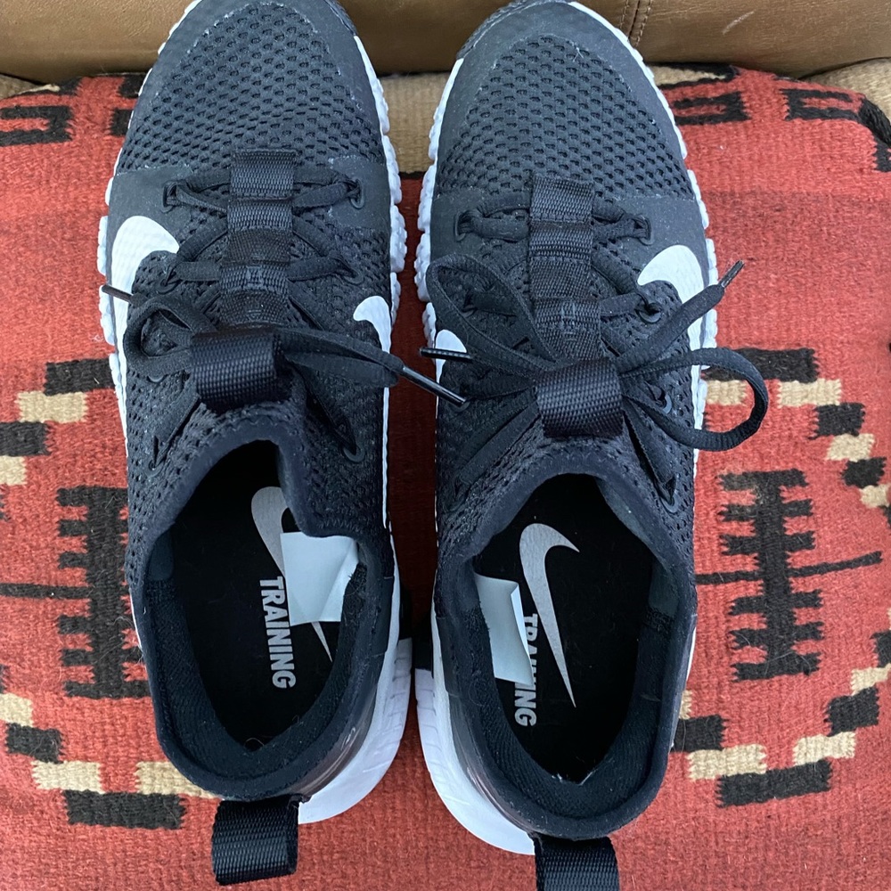 Metcon Freeze Nike Lifting and Running Shoes - Picture 4 of 4